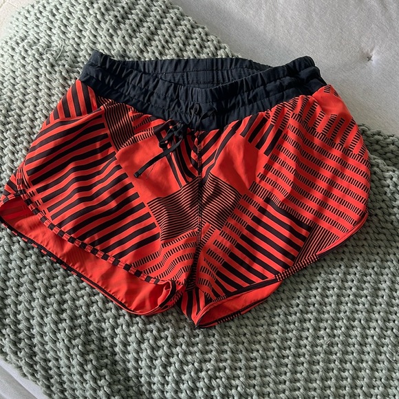Fabletics Lined Running Shorts - Picture 1 of 3